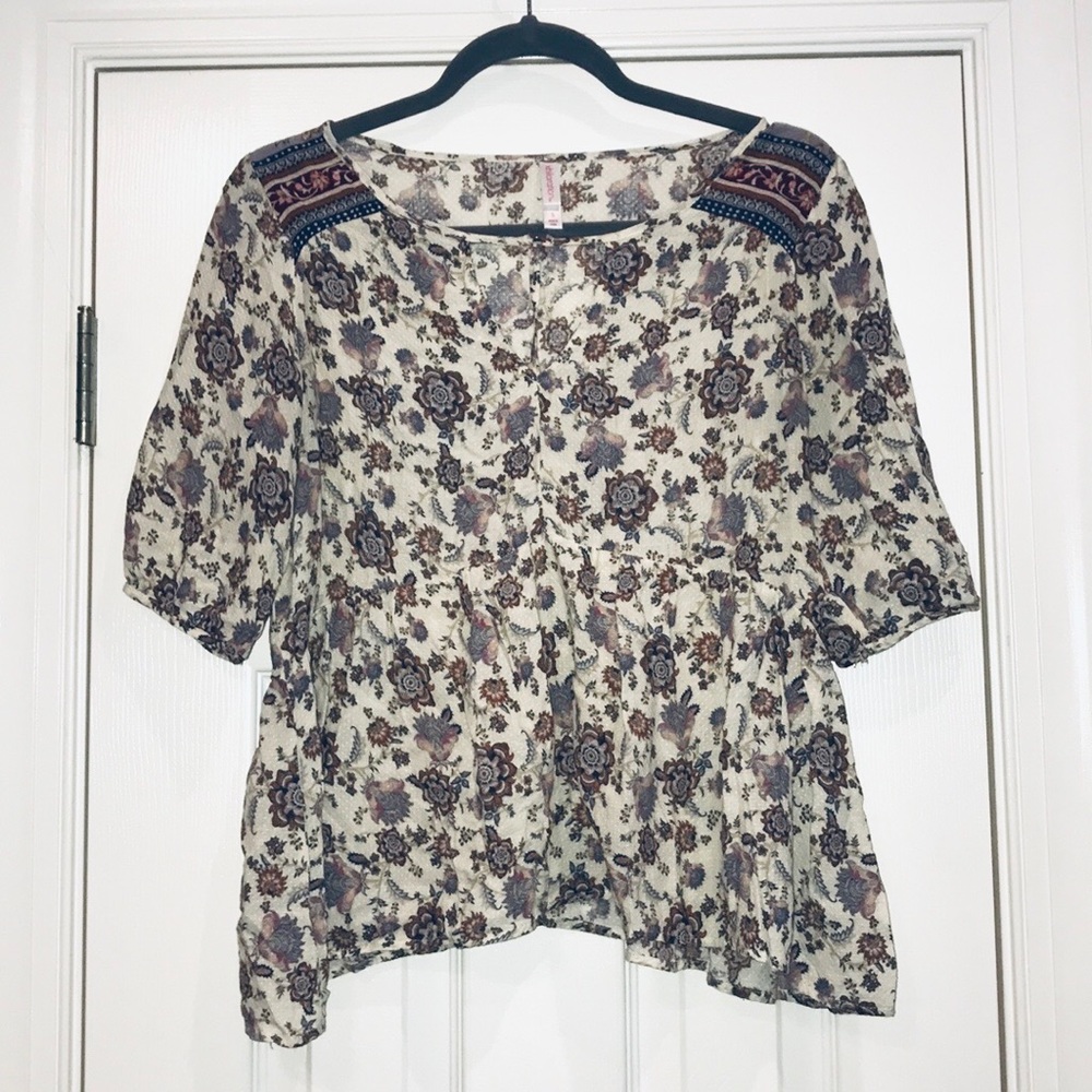 *SOLD* Babydoll Top 🌼